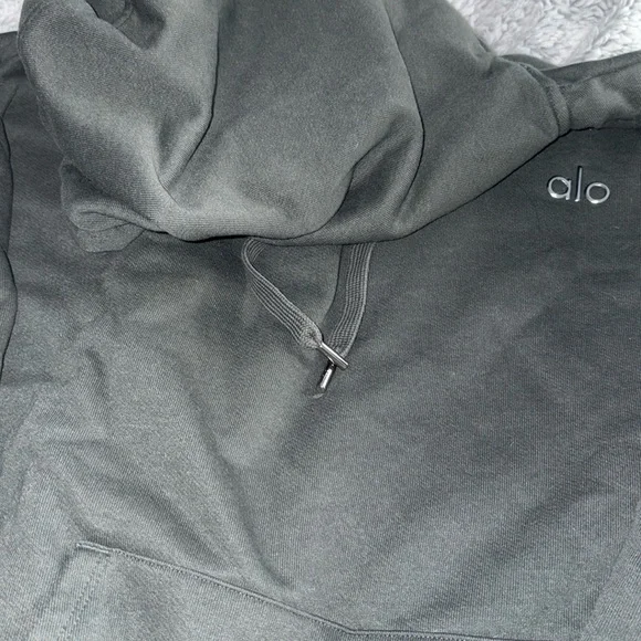 Alo Yoga - Accolade Hoodie Charcoal green, UNISEX, size; M in, worn once. EUC. - Picture 10 of 15